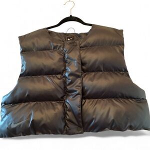 Nike NWT Black Cropped City-Ready Puffer Vest Women's Size M